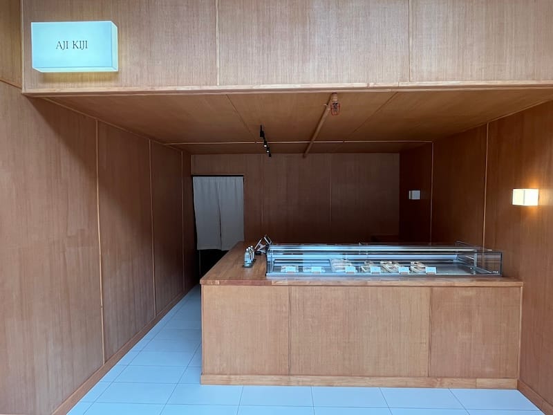 The sleek and minimalist counter at Aji Kiji. Photo courtesy of Aji Kiji.