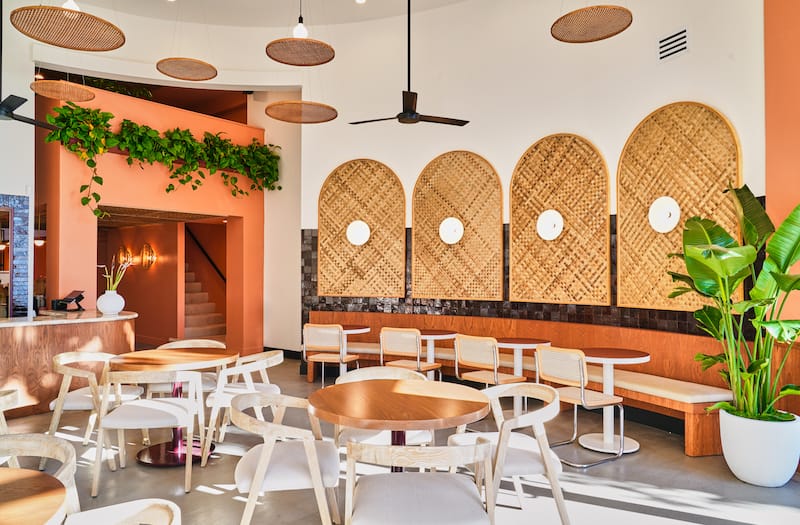 The Peach’s sunny interior is a playful use of the building’s high ceilings and rounded walls. Photo ⓒ Erin Ng.